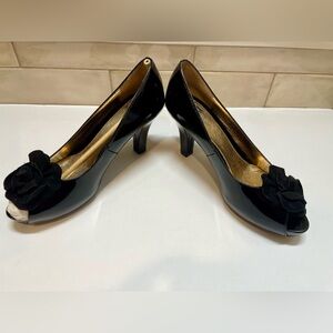 Sofft NIB Black Patent Scala Peep Toe Pumps - 8M